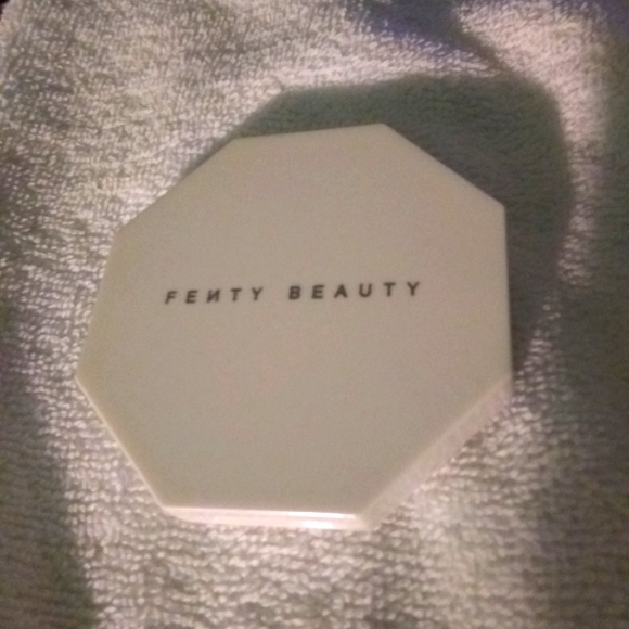 💜2 for $25💜🆕Fenty Beauty Killawatt Highlighter🆕 - Picture 3 of 4